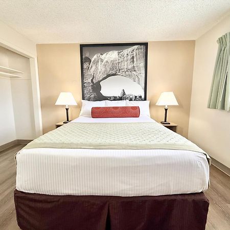Super 8 By Wyndham Salina/Scenic Hills Area Hotel Buitenkant foto