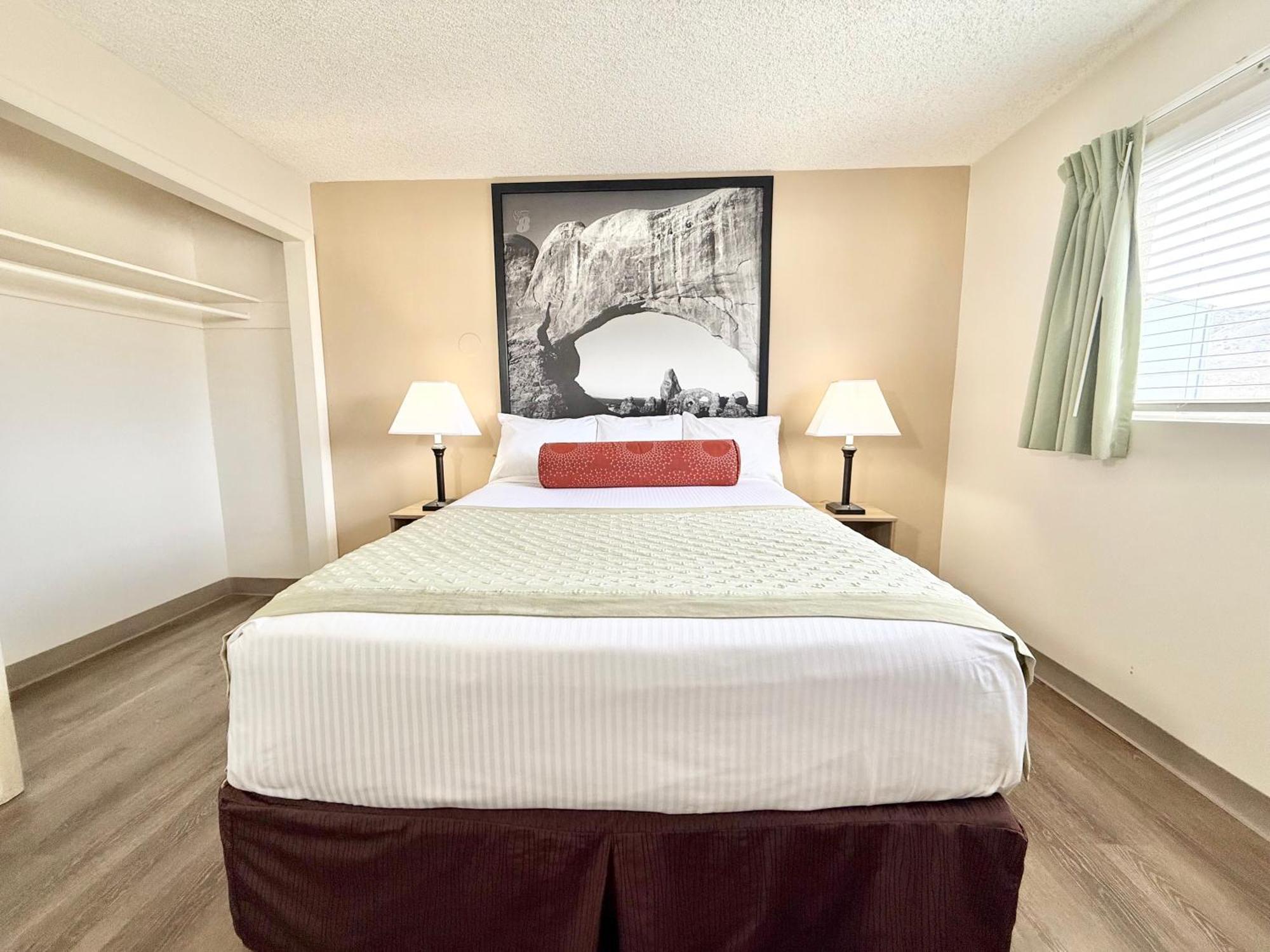 Super 8 By Wyndham Salina/Scenic Hills Area Hotel Buitenkant foto
