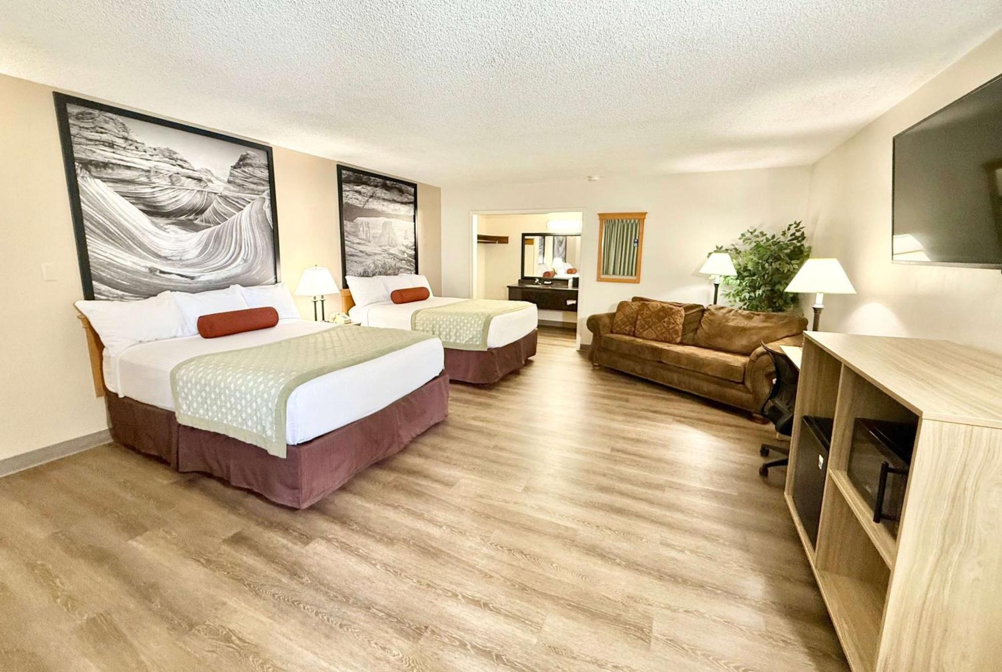 Super 8 By Wyndham Salina/Scenic Hills Area Hotel Buitenkant foto