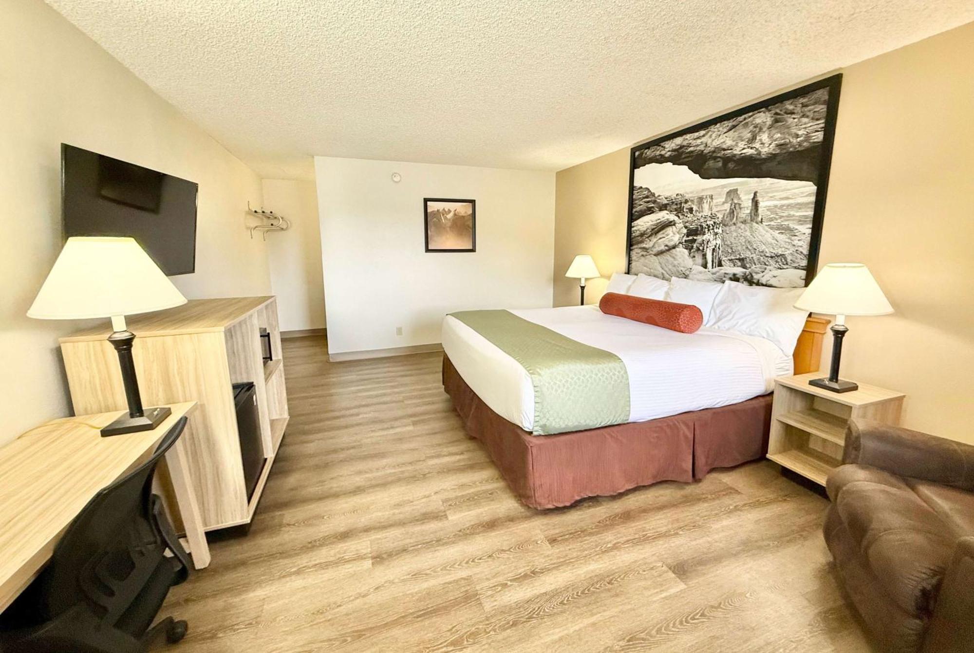 Super 8 By Wyndham Salina/Scenic Hills Area Hotel Buitenkant foto